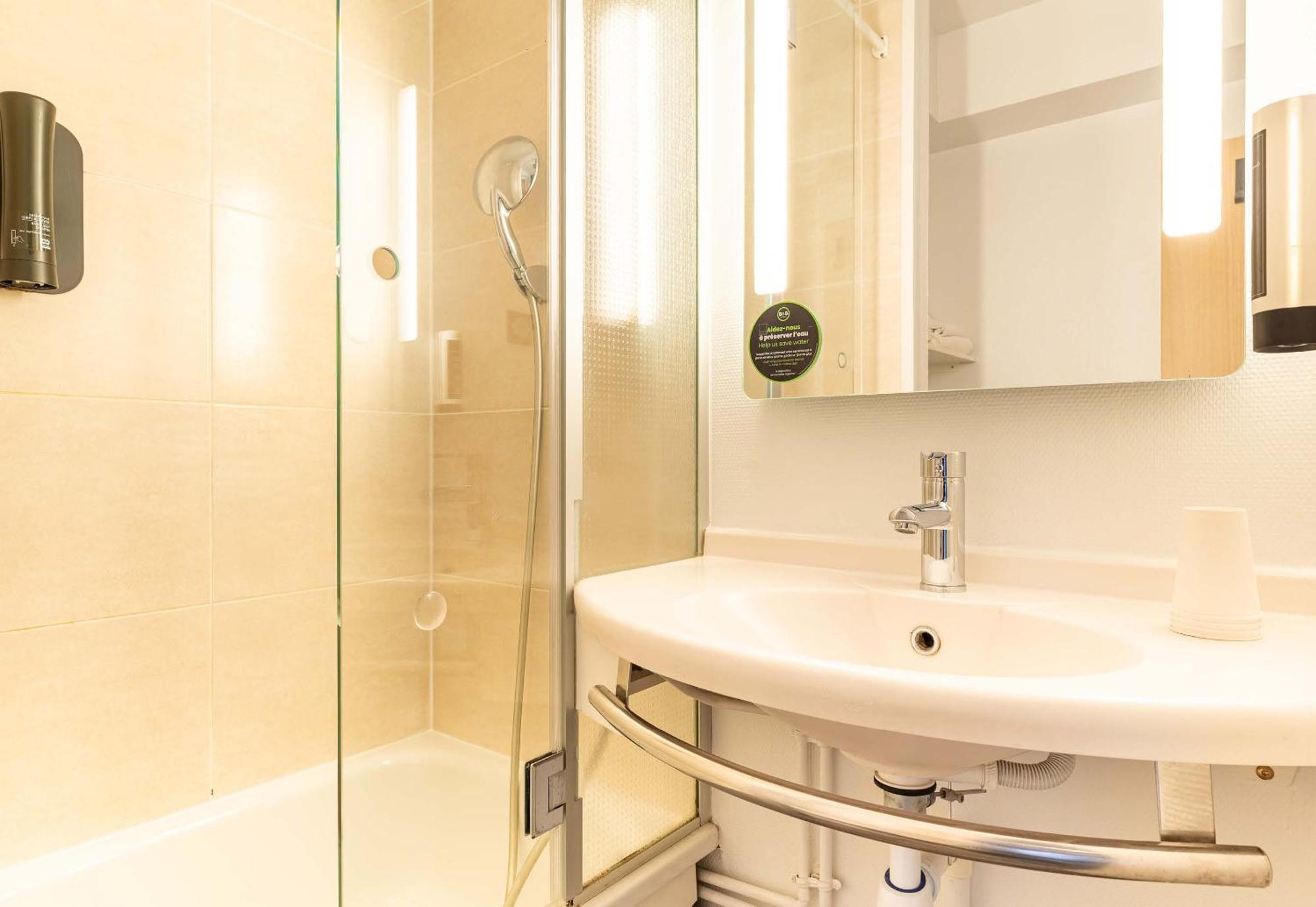 B&B Hotel Nantes Atlantis Le Zenith サン・テルブラン エクステリア 写真